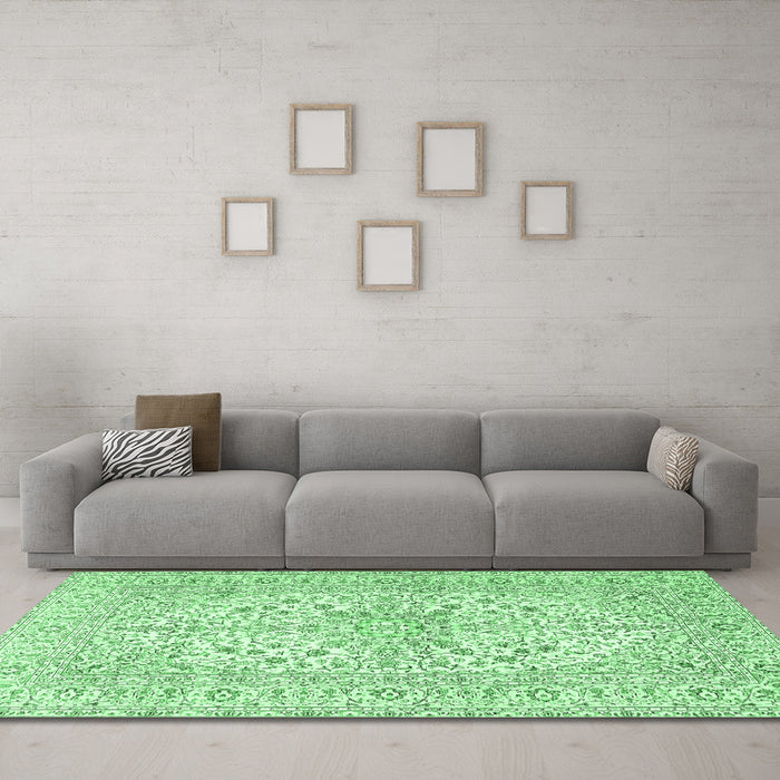 Machine Washable Persian Emerald Green Traditional Area Rugs in a Living Room,, wshtr2961emgrn