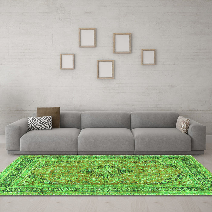 Machine Washable Medallion Green Traditional Area Rugs in a Living Room,, wshtr2962grn