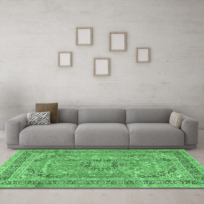 Machine Washable Medallion Emerald Green Traditional Area Rugs in a Living Room,, wshtr2962emgrn