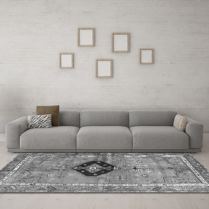 Machine Washable Persian Gray Traditional Rug in a Living Room,, wshtr2963gry