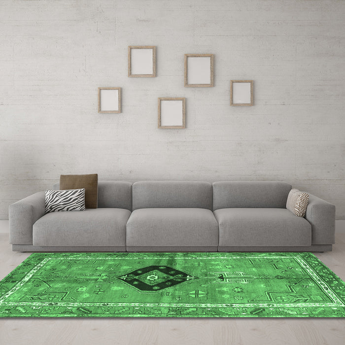 Machine Washable Persian Emerald Green Traditional Area Rugs in a Living Room,, wshtr2963emgrn