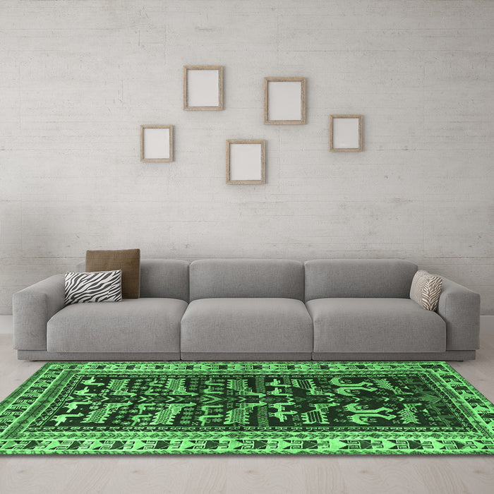 Machine Washable Persian Emerald Green Traditional Area Rugs in a Living Room,, wshtr2964emgrn