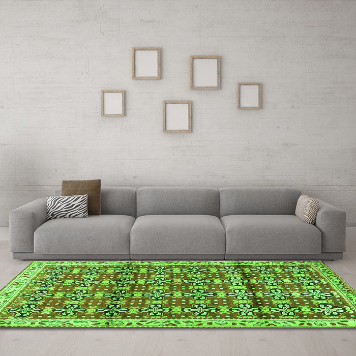 Machine Washable Persian Green Traditional Area Rugs in a Living Room,, wshtr2966grn