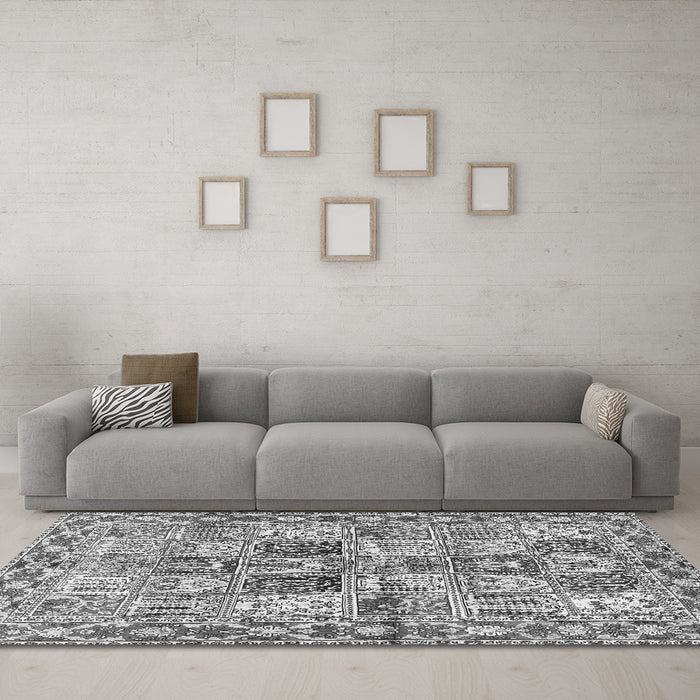 Machine Washable Persian Gray Traditional Rug in a Living Room,, wshtr2968gry