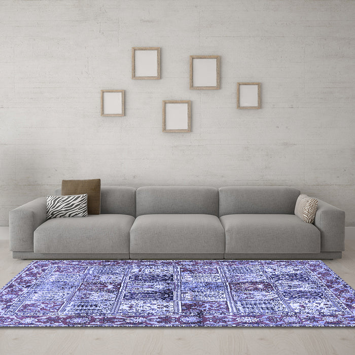 Machine Washable Persian Blue Traditional Rug in a Living Room, wshtr2968blu