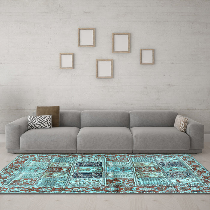Machine Washable Persian Light Blue Traditional Rug in a Living Room, wshtr2968lblu