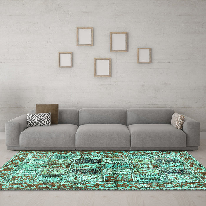 Machine Washable Persian Turquoise Traditional Area Rugs in a Living Room,, wshtr2968turq