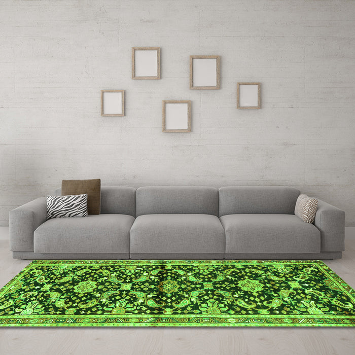 Machine Washable Animal Green Traditional Area Rugs in a Living Room,, wshtr2969grn