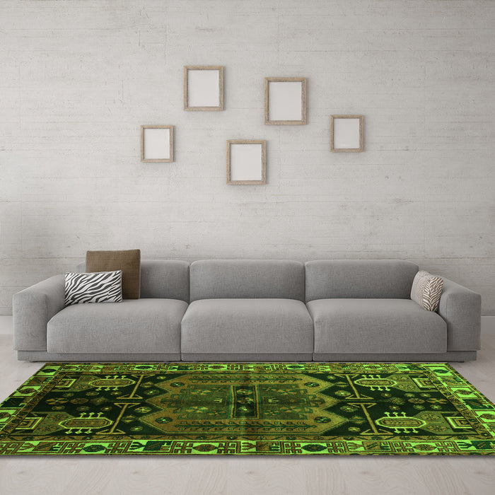 Machine Washable Persian Green Traditional Area Rugs in a Living Room,, wshtr296grn