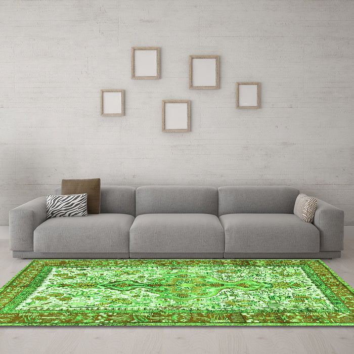 Machine Washable Persian Green Traditional Area Rugs in a Living Room,, wshtr2971grn
