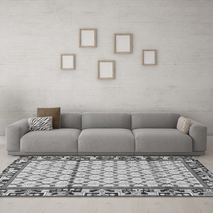 Machine Washable Persian Gray Traditional Rug in a Living Room,, wshtr2972gry