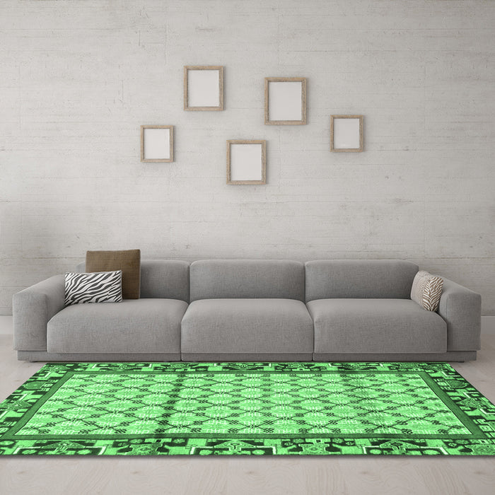 Machine Washable Persian Emerald Green Traditional Area Rugs in a Living Room,, wshtr2972emgrn