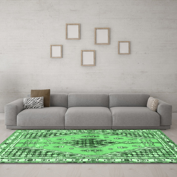 Machine Washable Persian Emerald Green Traditional Area Rugs in a Living Room,, wshtr2973emgrn