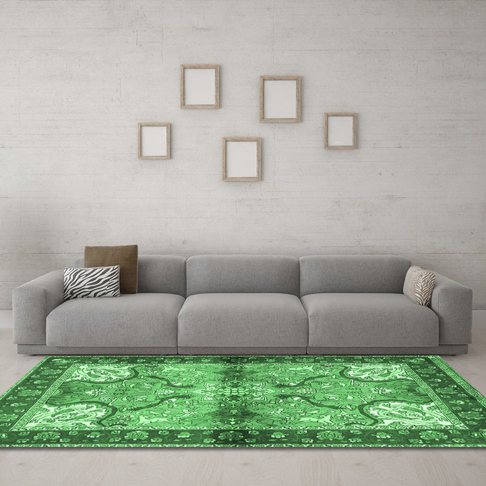 Machine Washable Persian Emerald Green Traditional Area Rugs in a Living Room,, wshtr2974emgrn