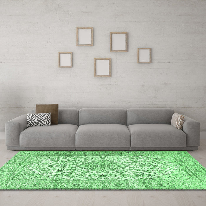 Machine Washable Persian Emerald Green Traditional Area Rugs in a Living Room,, wshtr2977emgrn