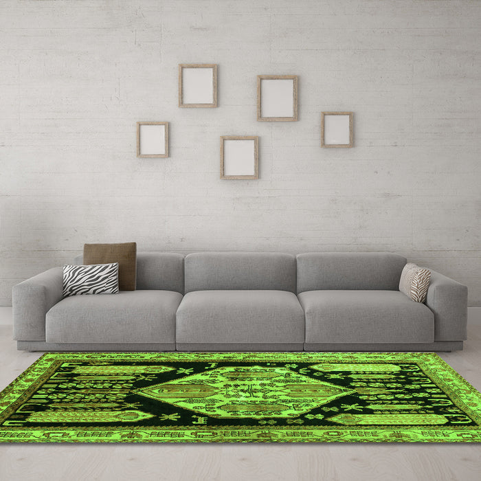 Machine Washable Persian Green Traditional Area Rugs in a Living Room,, wshtr297grn
