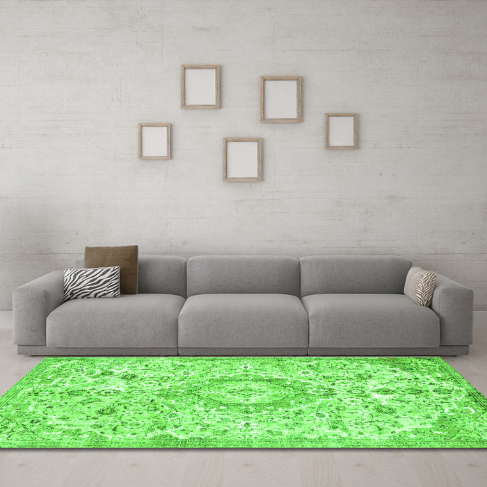 Machine Washable Persian Green Traditional Area Rugs in a Living Room,, wshtr2981grn