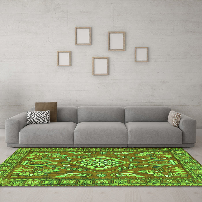 Machine Washable Persian Green Traditional Area Rugs in a Living Room,, wshtr2985grn