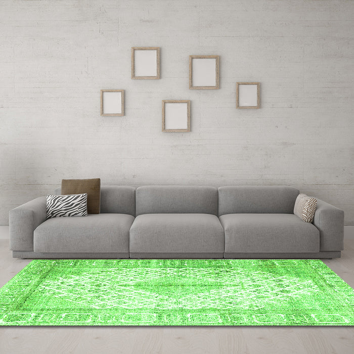 Machine Washable Persian Green Traditional Area Rugs in a Living Room,, wshtr2986grn