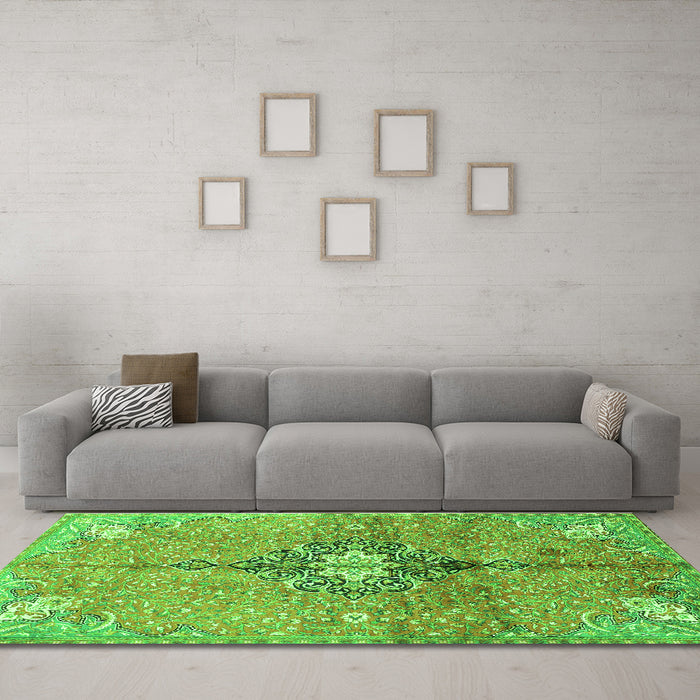 Machine Washable Persian Green Traditional Area Rugs in a Living Room,, wshtr2987grn