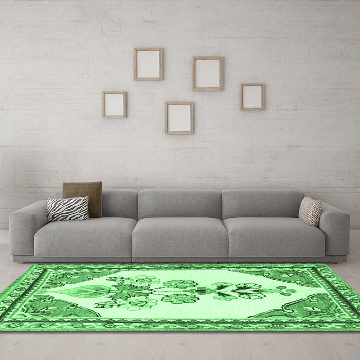 Machine Washable Animal Emerald Green Traditional Area Rugs in a Living Room,, wshtr2989emgrn