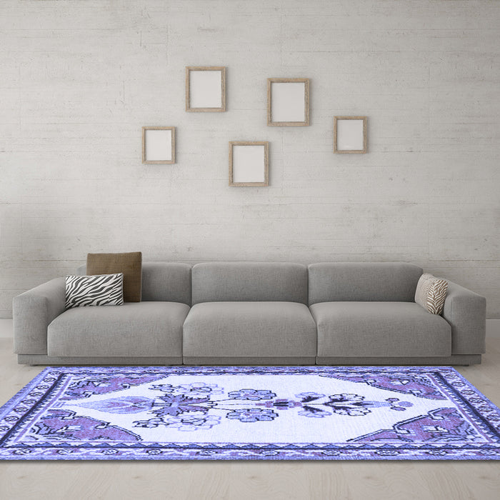 Machine Washable Animal Blue Traditional Rug in a Living Room, wshtr2989blu