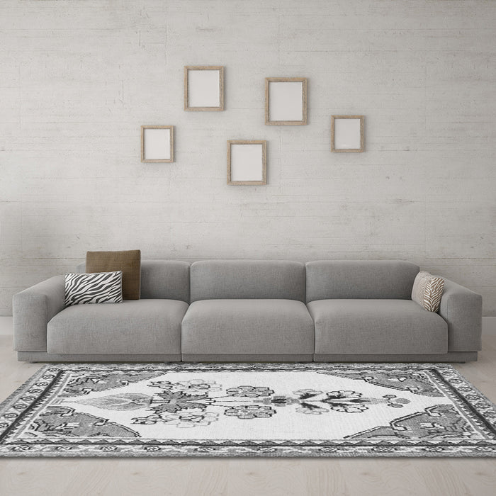 Machine Washable Animal Gray Traditional Rug in a Living Room,, wshtr2989gry