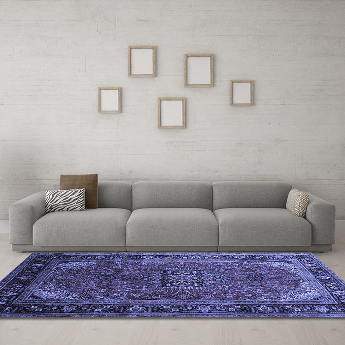 Machine Washable Persian Blue Traditional Rug in a Living Room, wshtr298blu