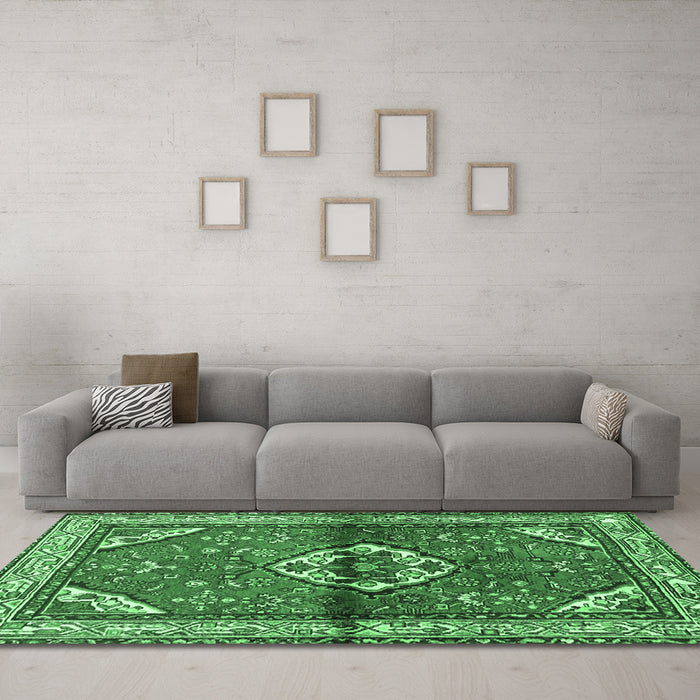 Machine Washable Persian Emerald Green Traditional Area Rugs in a Living Room,, wshtr2990emgrn