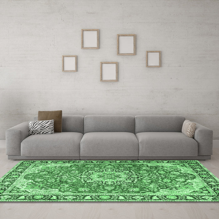 Machine Washable Persian Emerald Green Traditional Area Rugs in a Living Room,, wshtr2991emgrn