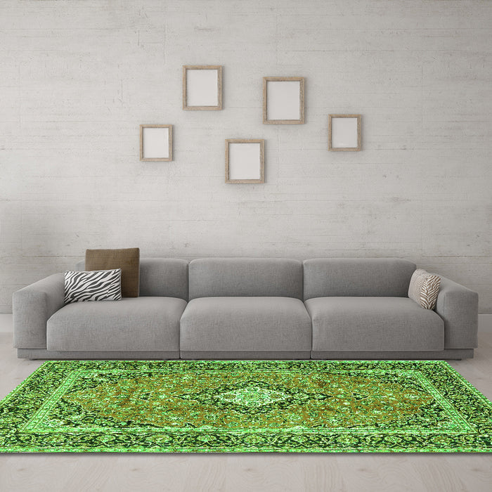 Machine Washable Persian Green Traditional Area Rugs in a Living Room,, wshtr2992grn