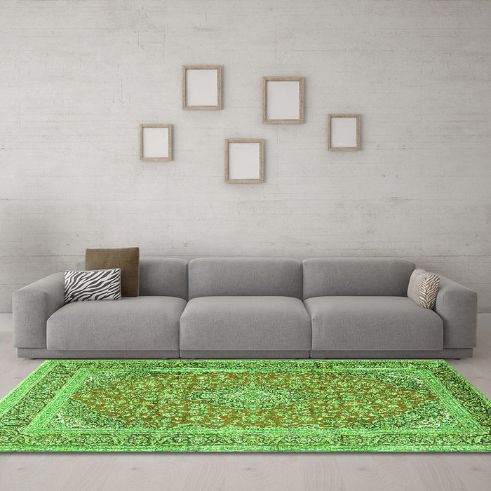 Machine Washable Persian Green Traditional Area Rugs in a Living Room,, wshtr2993grn