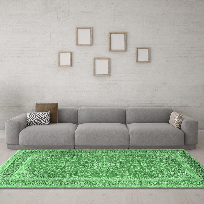 Machine Washable Persian Emerald Green Traditional Area Rugs in a Living Room,, wshtr2993emgrn