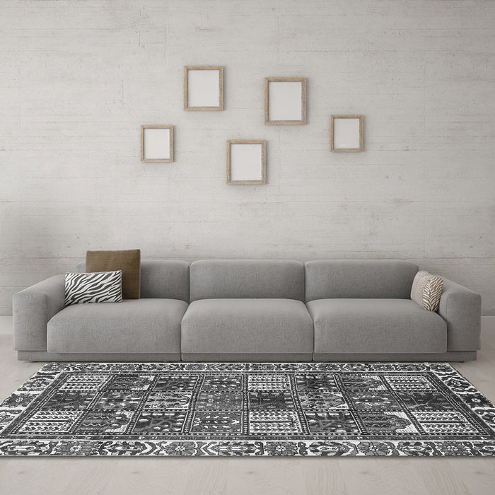 Machine Washable Persian Gray Traditional Rug in a Living Room,, wshtr2994gry