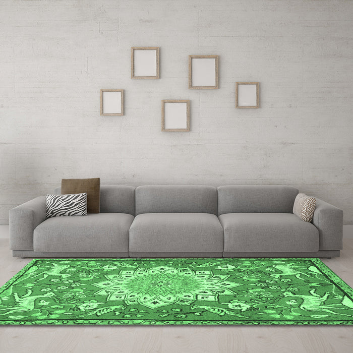 Machine Washable Animal Emerald Green Traditional Area Rugs in a Living Room,, wshtr2996emgrn