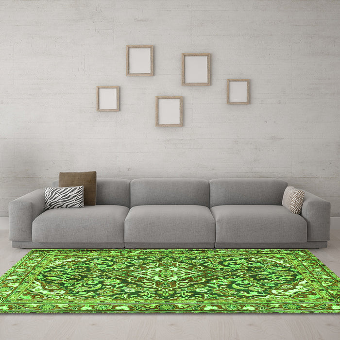 Machine Washable Medallion Green Traditional Area Rugs in a Living Room,, wshtr2997grn