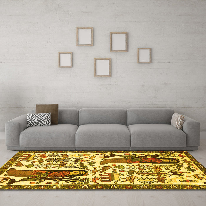 Machine Washable Animal Yellow Traditional Rug in a Living Room, wshtr2998yw