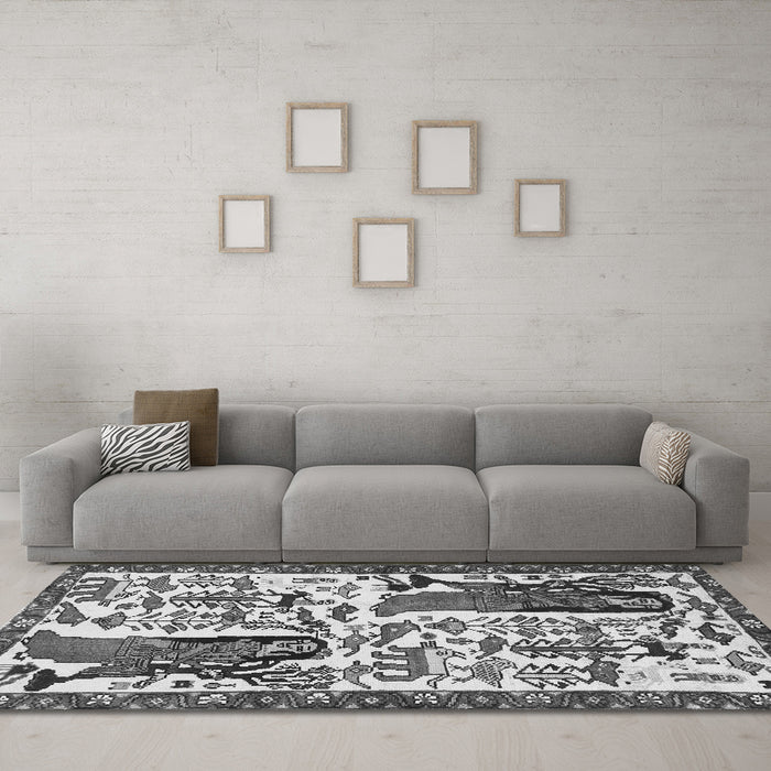 Machine Washable Animal Gray Traditional Rug in a Living Room,, wshtr2998gry