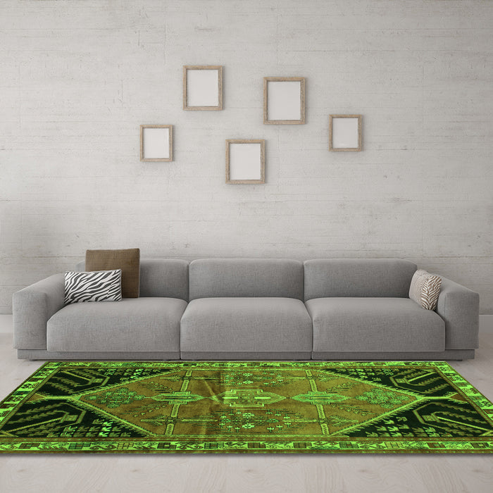 Machine Washable Persian Green Traditional Area Rugs in a Living Room,, wshtr299grn