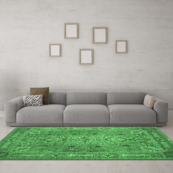 Machine Washable Persian Emerald Green Traditional Area Rugs in a Living Room,, wshtr29emgrn