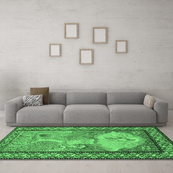 Machine Washable Persian Emerald Green Traditional Area Rugs in a Living Room,, wshtr2emgrn