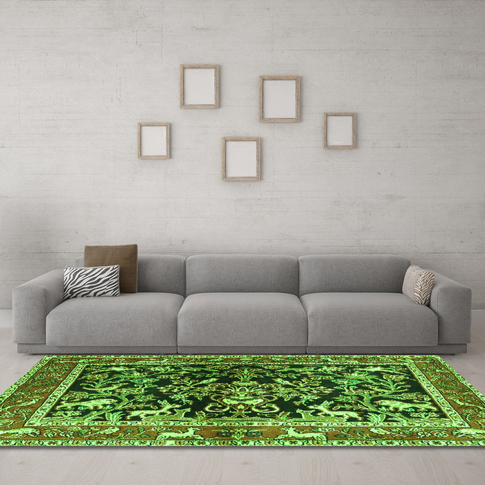 Machine Washable Animal Green Traditional Area Rugs in a Living Room,, wshtr3000grn