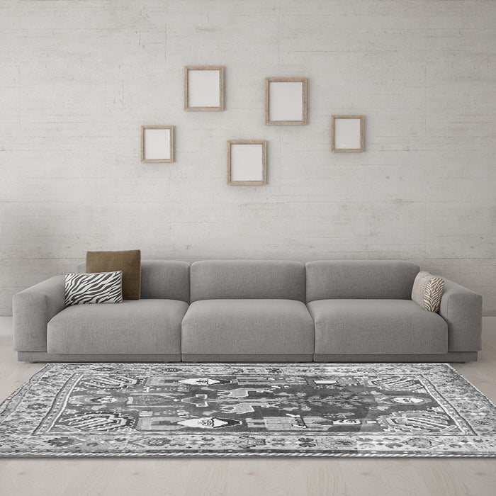 Machine Washable Animal Gray Traditional Rug in a Living Room,, wshtr3001gry