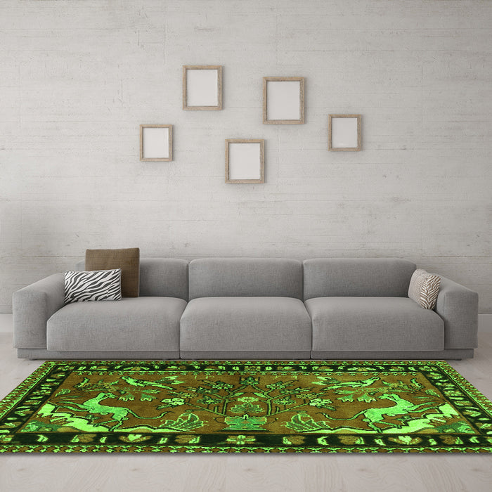 Machine Washable Persian Green Traditional Area Rugs in a Living Room,, wshtr3002grn