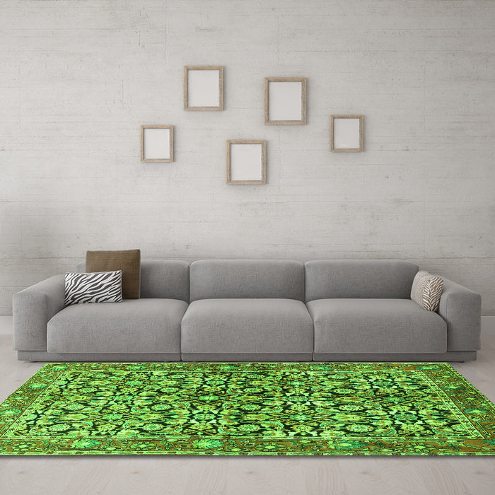 Machine Washable Persian Green Traditional Area Rugs in a Living Room,, wshtr3003grn
