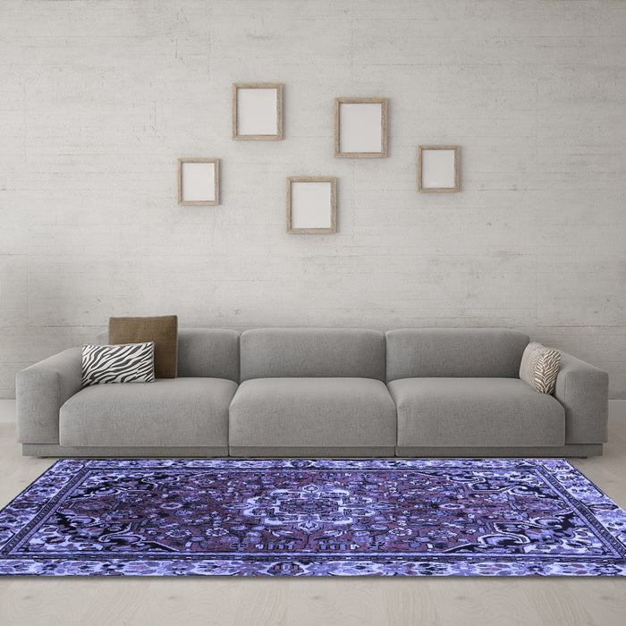Machine Washable Persian Blue Traditional Rug in a Living Room, wshtr300blu