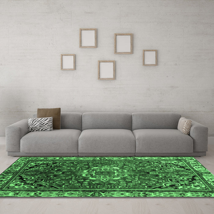 Machine Washable Persian Emerald Green Traditional Area Rugs in a Living Room,, wshtr300emgrn