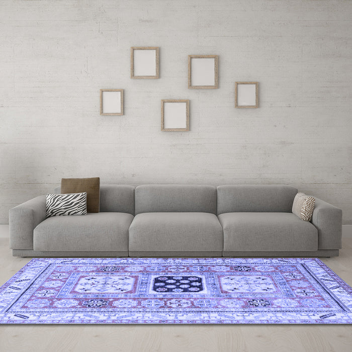 Machine Washable Geometric Blue Traditional Rug in a Living Room, wshtr3010blu