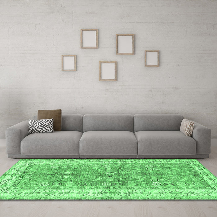 Machine Washable Oriental Emerald Green Traditional Area Rugs in a Living Room,, wshtr3011emgrn