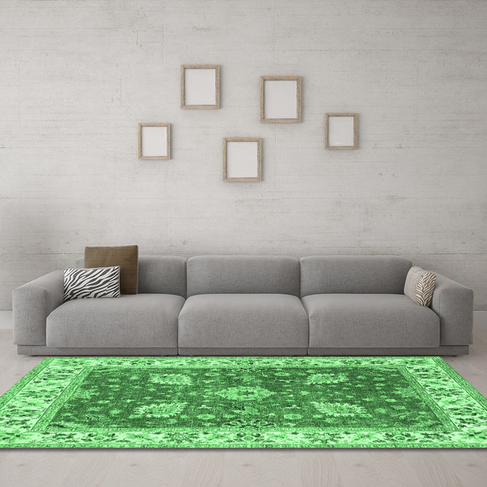 Machine Washable Oriental Emerald Green Traditional Area Rugs in a Living Room,, wshtr3012emgrn